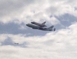 shuttle3-300x231 It's a Bird...It's a Plane...It's The Discovery!!